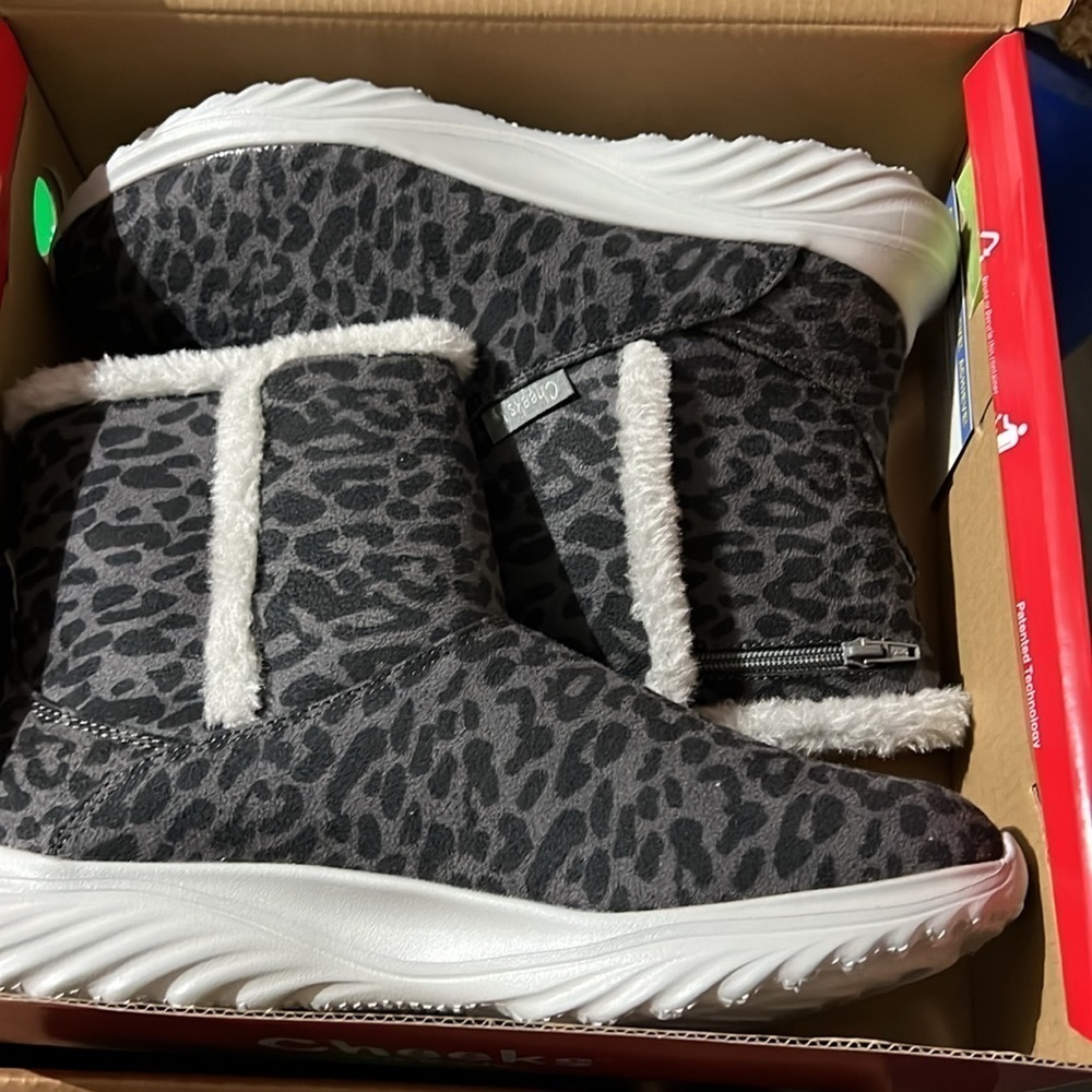 NWT  TONY LITTLE Cheeks black animal print boots Shoes